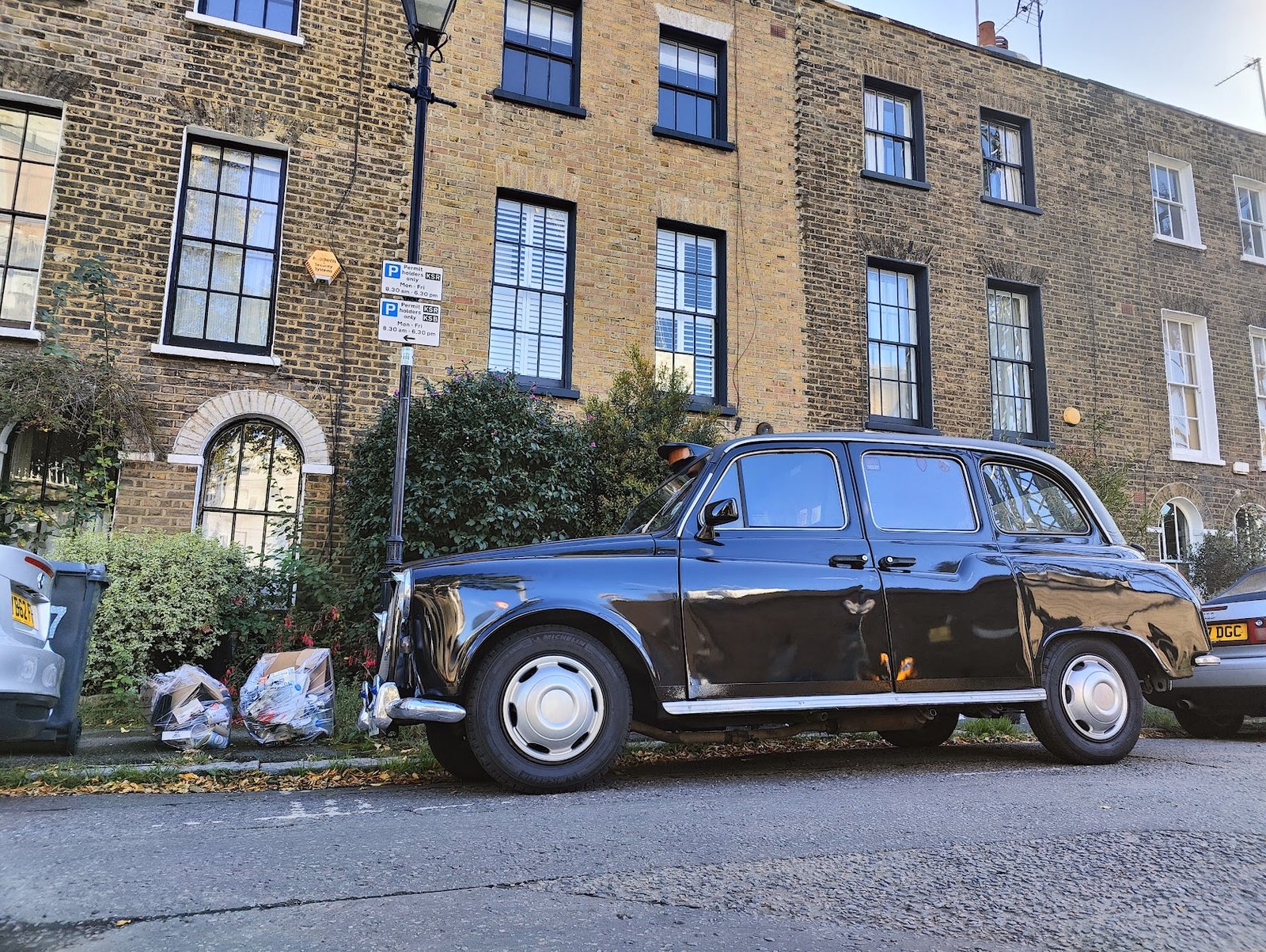 Classic London black cab for wedding, film and event hire