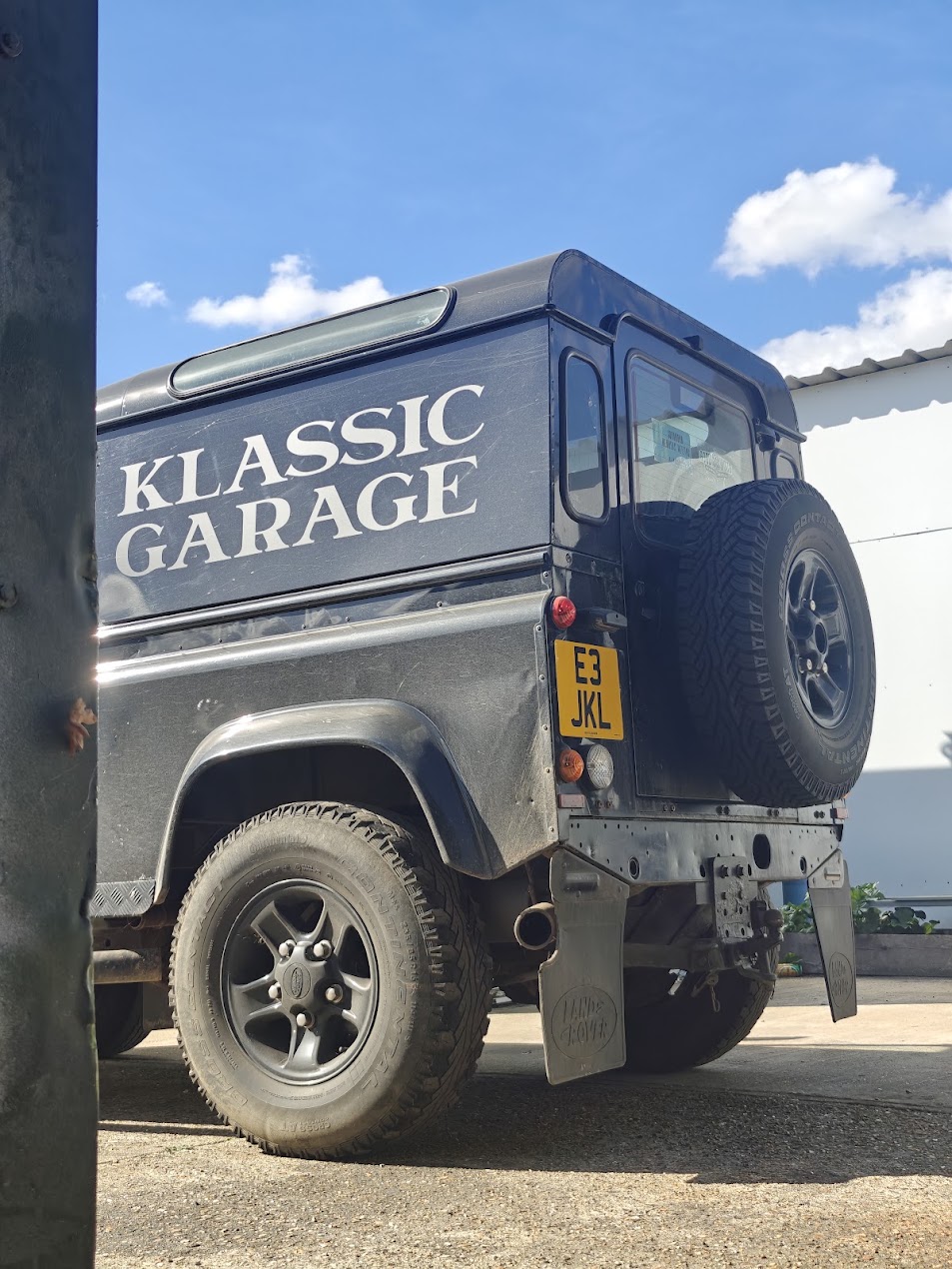 Klassic Garage Land Rover used for transport and recovery